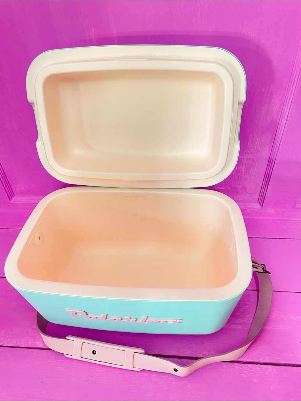 Polarbox Mint Cooler Bag with Pink Strap - Picture 2 of 4